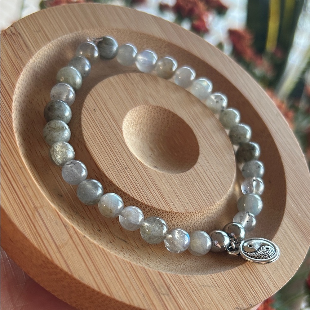 Handmade Labradorite + Hematite Beaded Bracelet with Yin Yang ☯️ Silver Charm - Picture 2 of 4